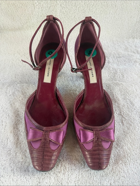 Marc Jacobs Shoes - Vintage Marc Jacobs Brand New Pink Satin and Burgundy Leather Bow Pumps